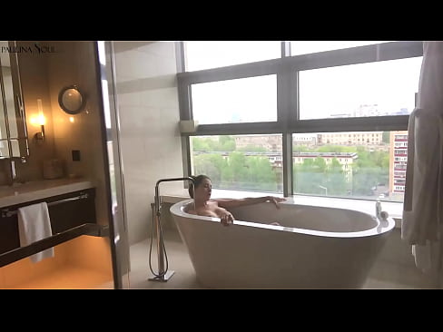 ❤️ Une énorme nana se branlant passionnément la chatte dans la salle de bains ❤❌ Vidéo de baise at fr.muitohentai.ru ❌️❤